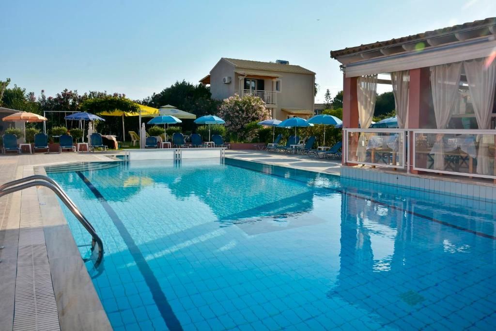 The swimming pool, shared exclusively by guests of the villa and the apartments on the property
